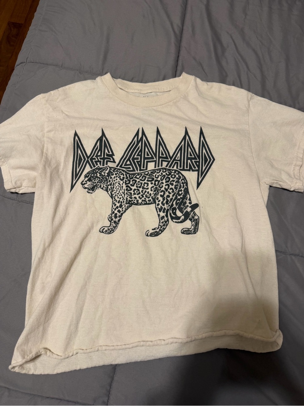 Def Leopard Graphic Crop Tee S
